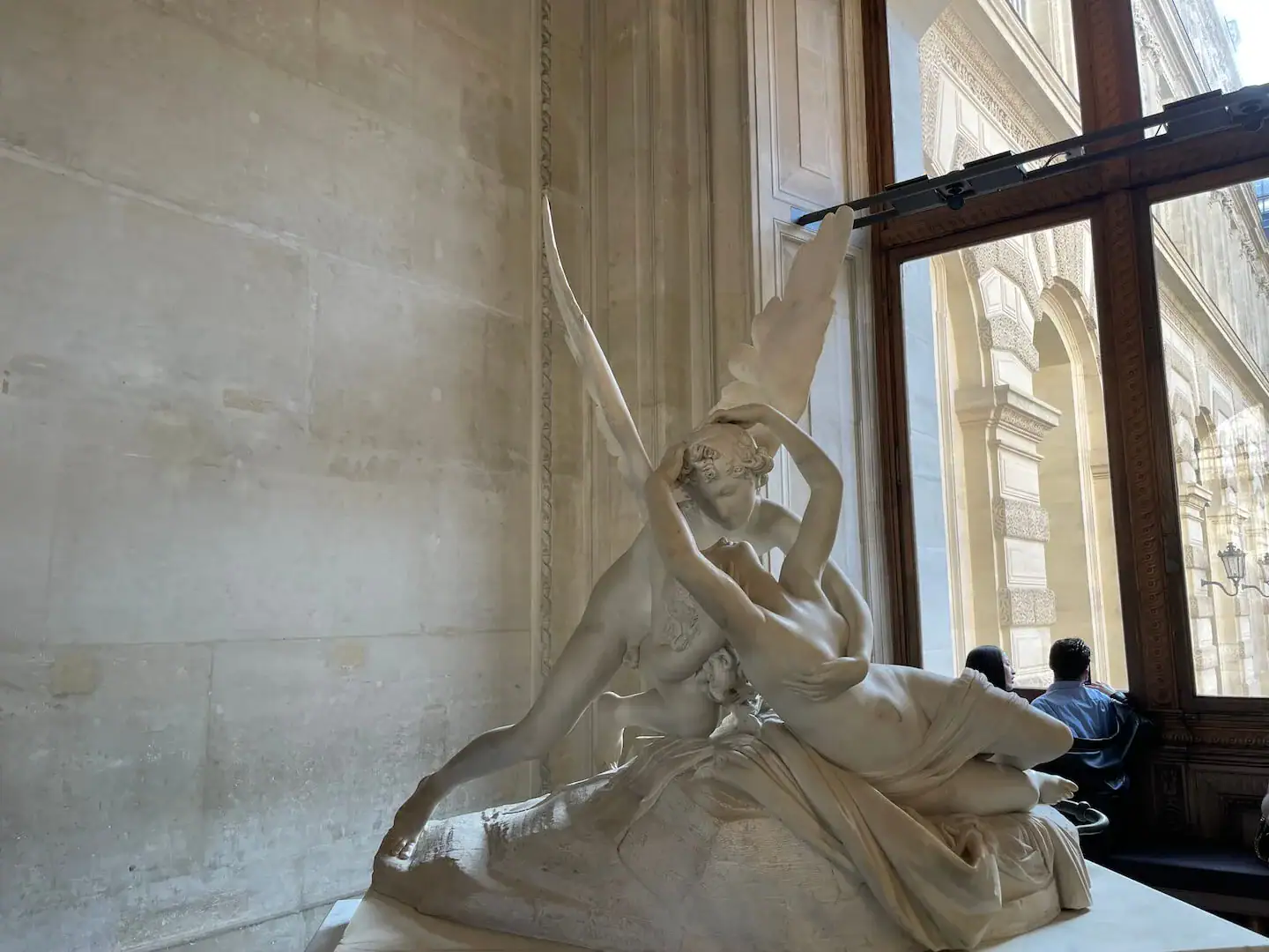 jl-paris-amour-louvre Amour au louvre